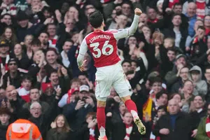 Arsenal gana y se aleja del Manchester City en Premier League