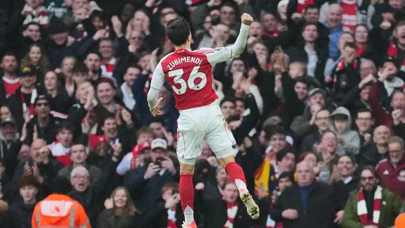 Arsenal gana y se aleja del Manchester City en Premier League