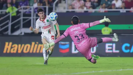 Chivas se impone ante Mazatlán y permanece como líder general de la competencia