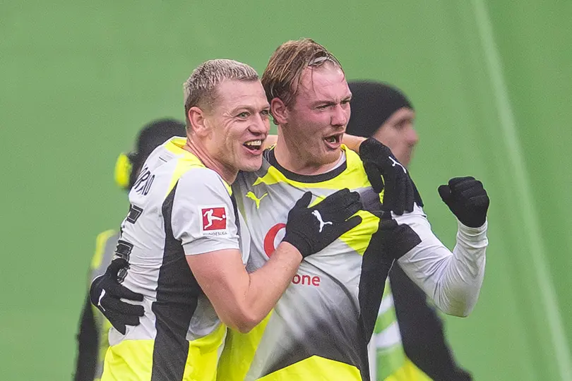 Julian Brandt celebra su gol contra Wolfsburgo | AP