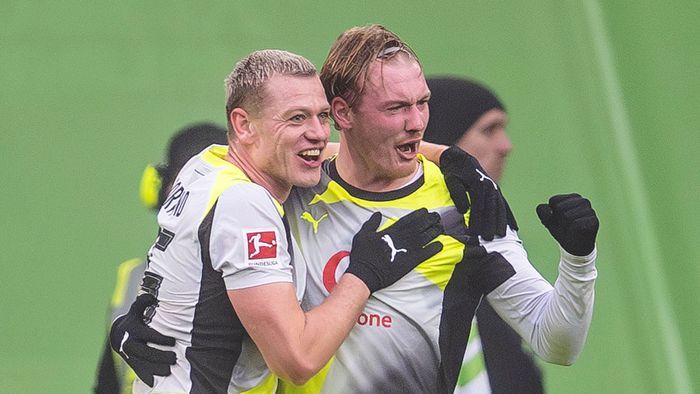 Julian Brandt celebra su gol contra Wolfsburgo | AP