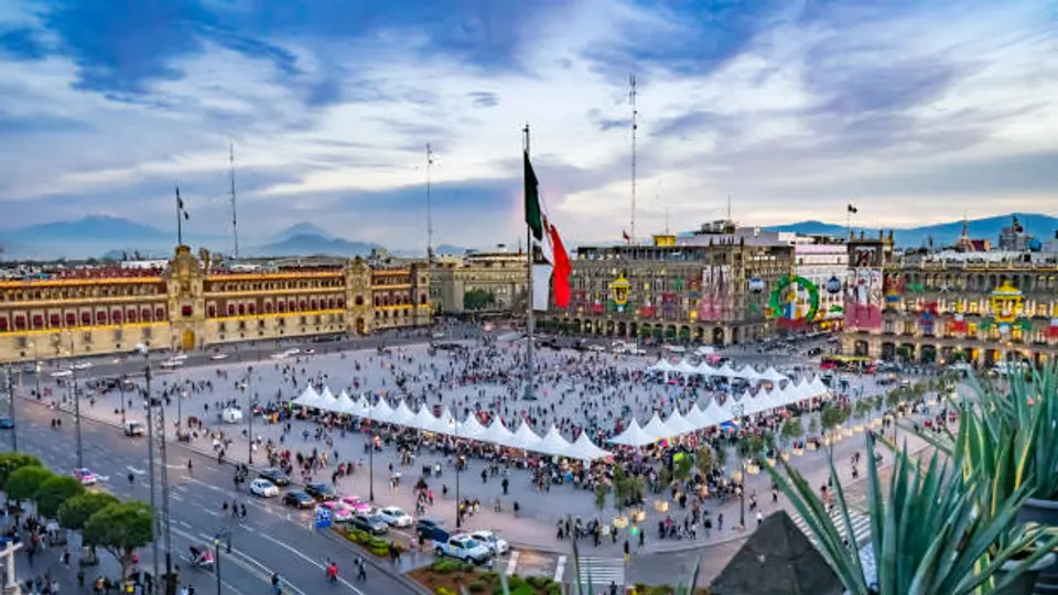 El Gran Baile de Sonideros 2026 promete una jornada llena de ritmo, comunidad y fiesta en el Zócalo. / iStock