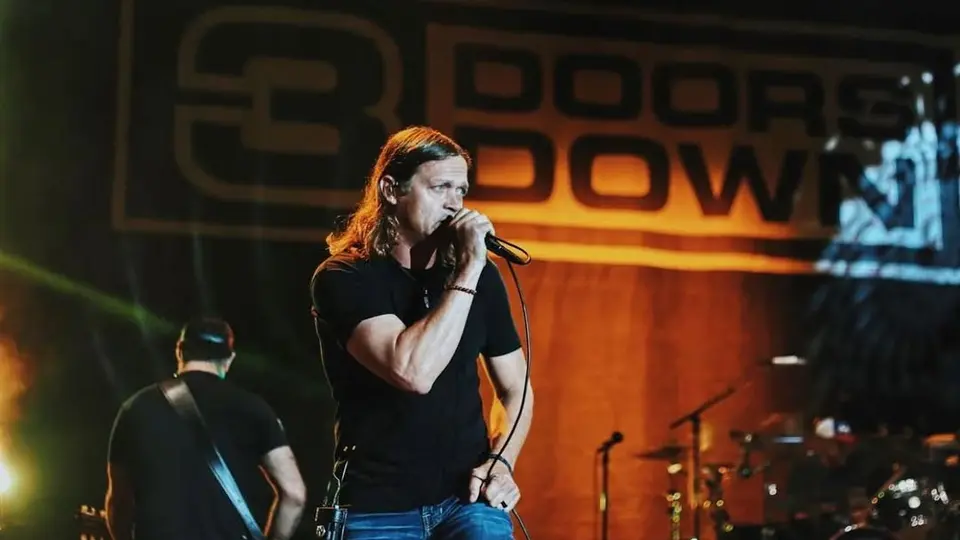 Brad Arnold, vocalista y fundador de 3 Doors Down, falleció a los 47 años tras una batalla contra el cáncer./ @brad3doorsdown