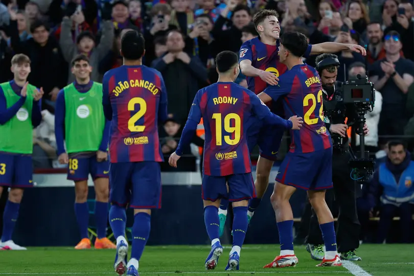 Jugadores del Barcelona celebran tras anotar en la victoria contra el Mallorca | AP
