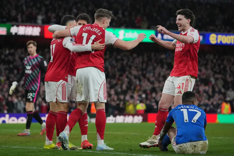 Arsenal en festejo ante Sunderland | AP