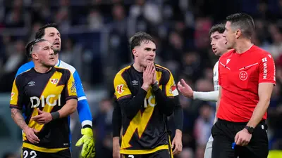 Rayo Vallecano vs Real Oviedo es suspendido por mal estado del campo