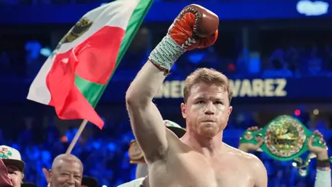 Canelo Álvarez se prepara para volver a los encordados| AP