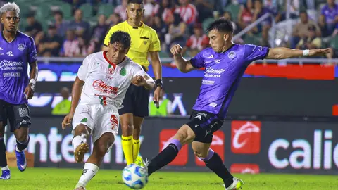 Luis Romo, de Chivas, en el duelo ante Mazatlán | MEXSPORT