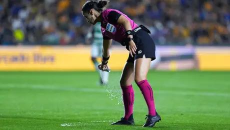 ¿Se nos cae? Katia Itzel es duramente criticada tras el Tigres vs Santos Laguna