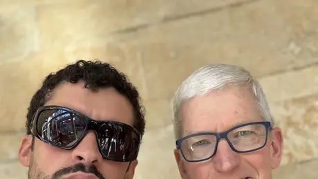 Bad Bunny y Tim Cook juntos: el CEO de Apple apoya al reguetonero antes del Super Bowl 2026