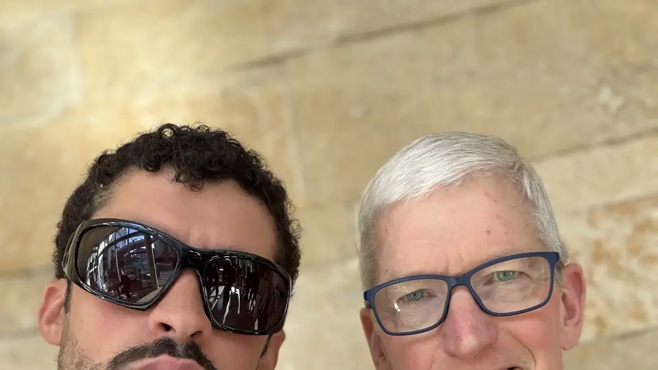 Bad Bunny y Tim Cook juntos: el CEO de Apple apoya al reguetonero antes del Super Bowl 2026