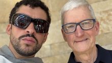 Bad Bunny y Tim Cook juntos: el CEO de Apple apoya al reguetonero antes del Super Bowl 2026