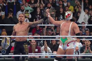 ¡Orgullo mexicano! Hijo del Dr. Wagner Jr. debuta en SmackDown y sorprende ante Carmelo Hayes