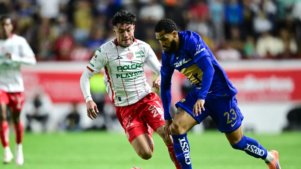Juninho y Emilio Lara en el Necaxa vs Pumas del Clausura 2026 | MEXSPORT