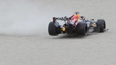 Max Verstappen sufrió duro accidente en GP de Australia | AP