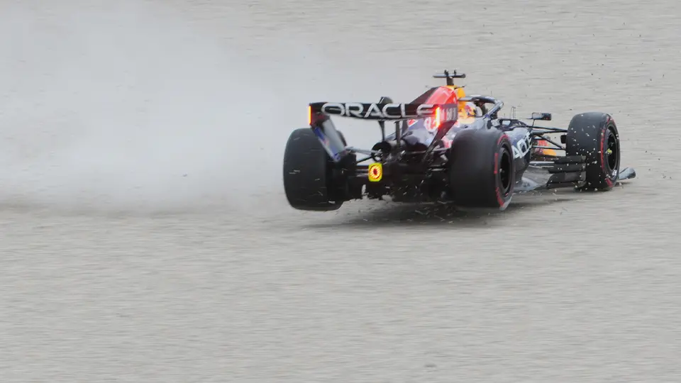Max Verstappen sufrió duro accidente en GP de Australia | AP