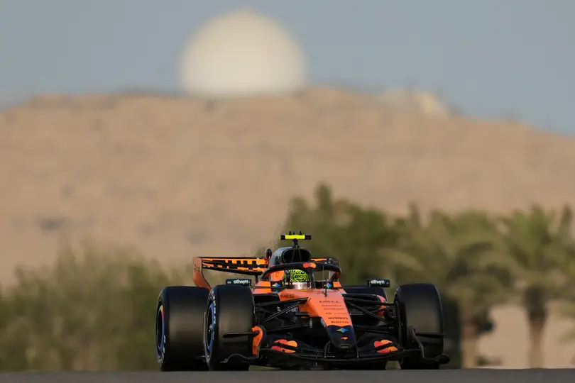 Lando Norris, actual Campeón del Mundo, en su McLaren en Australia | AP