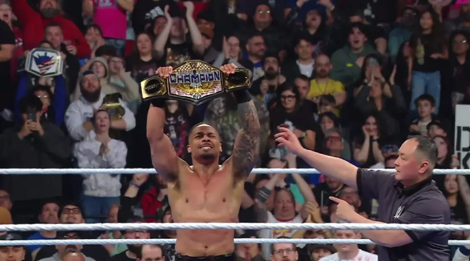 Carmelo Hayes reteniendo el campeonato de los US | Captura WWE
