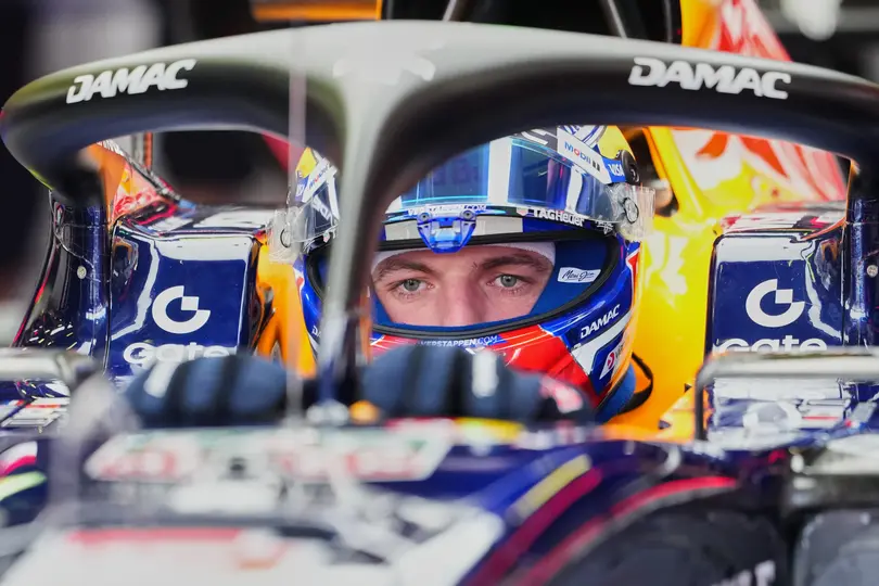 Verstappen en su auto en el GP de Australia | AP