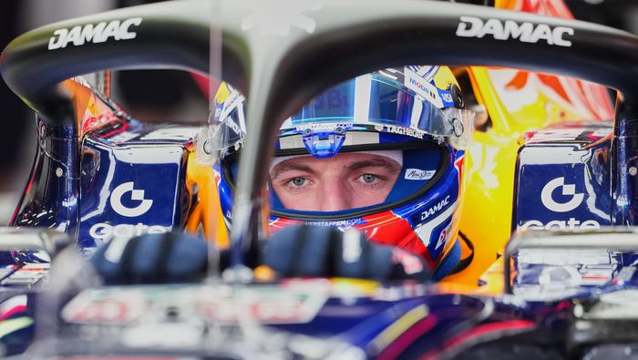 Verstappen en su auto en el GP de Australia | AP