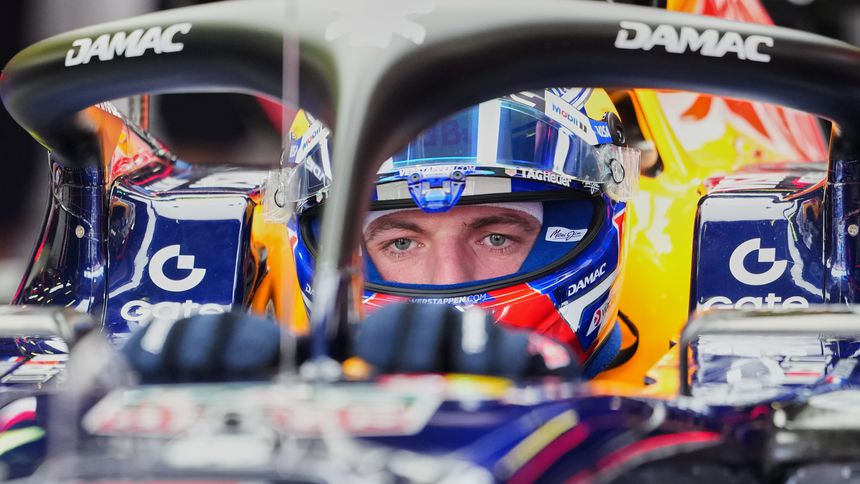 Verstappen en su auto en el GP de Australia | AP