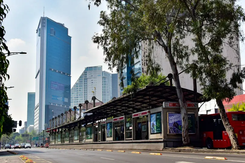 El Mundial atraerá a miles de visitantes internacionales que obligará a reforzar servicios de transporte / FB: @MetrobusCDMX