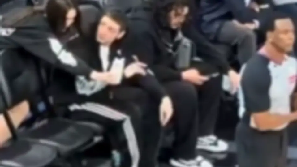 Peso Pluma rechaza a fan l CAPTURA