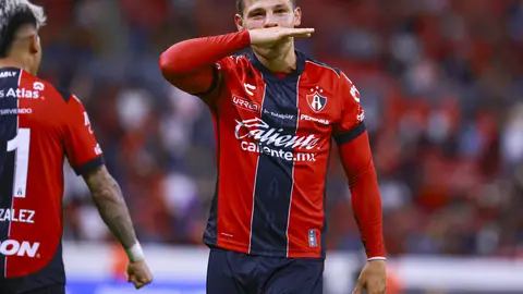 Ponchito González celebra gol con Atlas | MEXSPORT