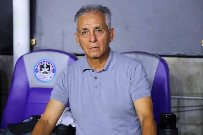 Sergio Bueno en el banquillo del Mazatlán l IMAGO7
