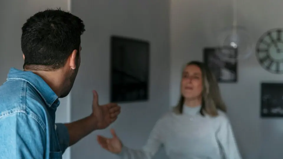 El gaslighting como un proceso de manipulación psicológica prolongada / FREEPIK