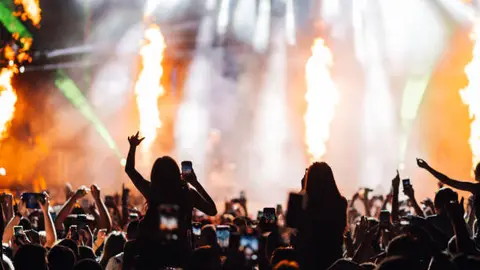 Varios conciertos programados en la Ciudad de México fueron cancelados recientemente. / iStock