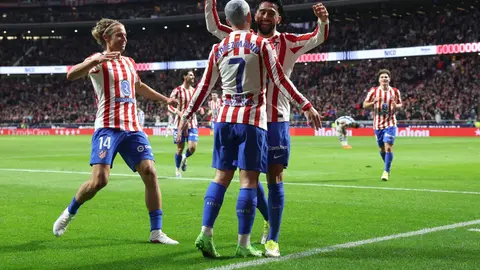 Nico González anotando gol ante la Real Sociedad | AFP