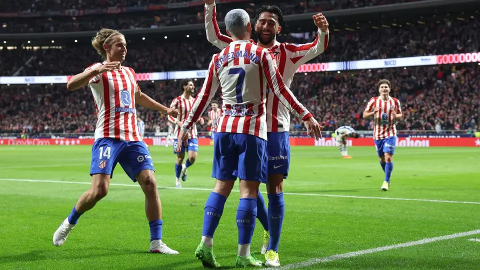 Nico González anotando gol ante la Real Sociedad | AFP