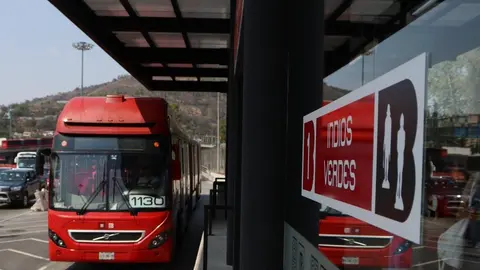 El Metrobús implementa un sistema de anuncios bilingües en inglés y español / FB: @MetrobusCDMX