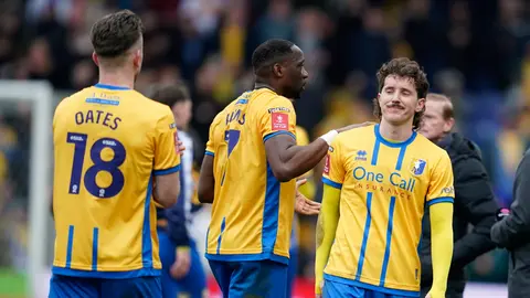 Mansfield Town celebrando el gol de Will Evans en la FA Cup | AP
