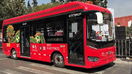 Mundial 2026: Metrobús implementa sistema bilingüe para turistas