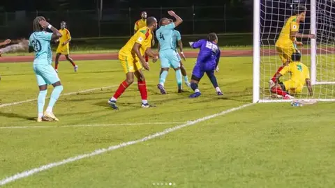 Selección de Futbol de Montserrat durante un partido l INSTA: @montserratfootballassociation