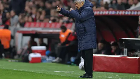 Mircea Lucescu muere a los 80 años, el técnico rumano que intercambió playera con Pelé en México 70