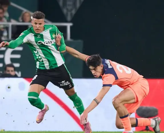 Nelson Deossa durante un encuentro con Real Betis l INSTA: @nelsondeossasuarez06