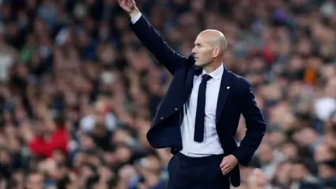 Zidane dando indicaciones en un partido l AP