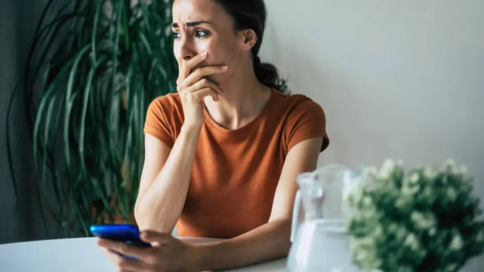 Un simple “hola mamá” puede ser el inicio de una estafa. / iStock