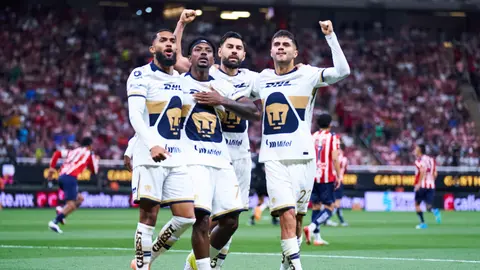 Jugadores de Pumas celebran gol ante Chivas | MEXSPORT