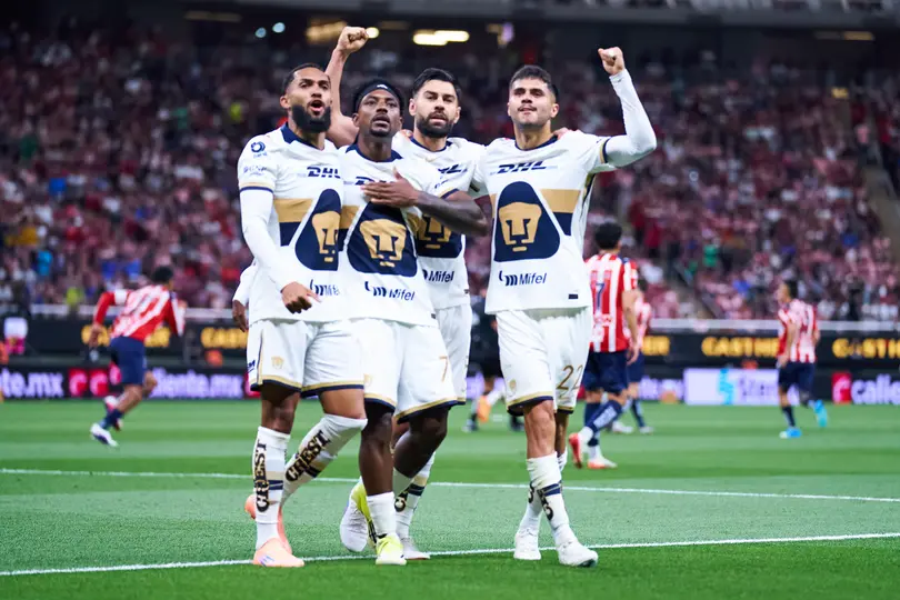 Jugadores de Pumas celebran gol ante Chivas | MEXSPORT