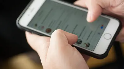 Cuidado con el “hola mamá”: así funciona la estafa en WhatsApp que roba tu dinero