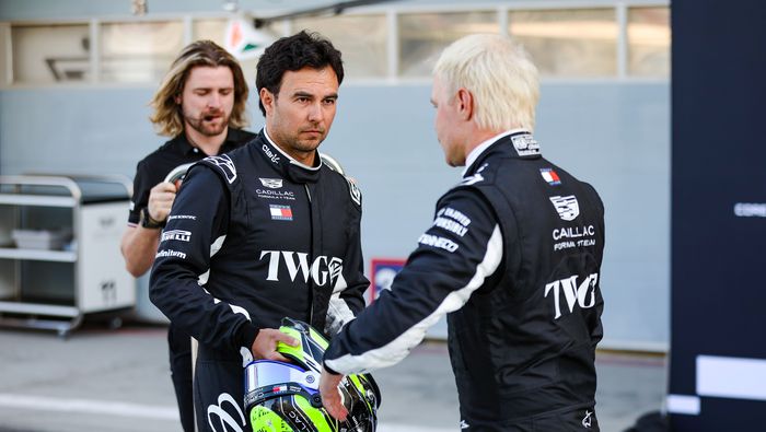 Checo Pérez y Valtteri Bottas durante las pruebas de pretemporada | MEXSPORT