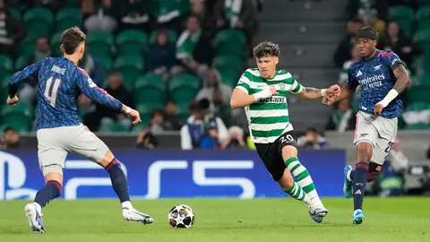 Maxi Araujo en el partido de Sporting Lisboa contra Arsenal | AP