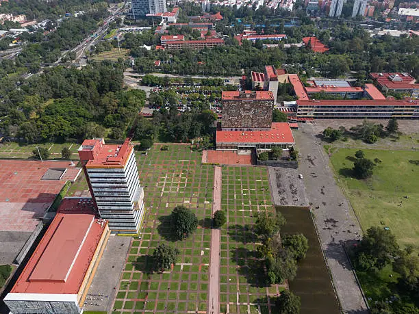 La máxima casa de estudios aumentó a 36 disciplinas en el Top 100 global, consolidando su prestigio académico./ Pixabay