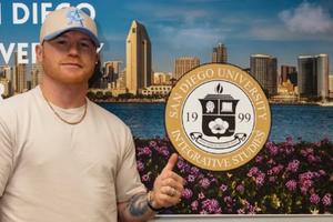 "Nunca es tarde": Canelo Álvarez presume su ingreso a la Universidad de San Diego