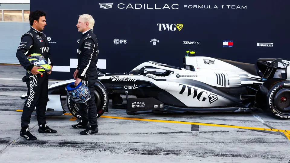 Checo Pérez y Valtteri Bottas durante la pretemporada en Bahréin con Cadillac | MEXSPORT
