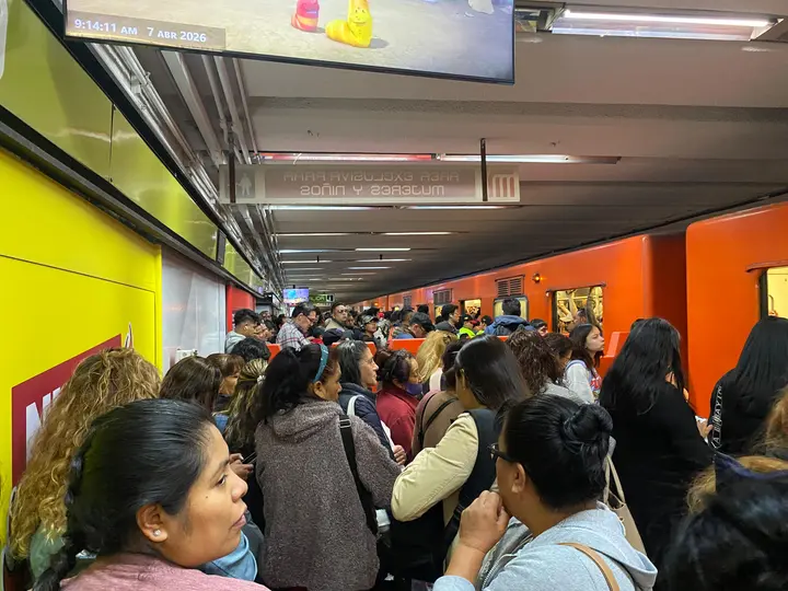 Aglomeraciones y caos se registraron en estaciones de la Línea 3 durante la hora pico. / Laura Medrano